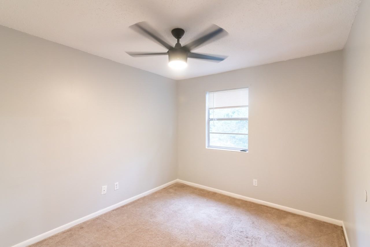 2437 Ramblewood Ct #1 - Photo 3 of 18