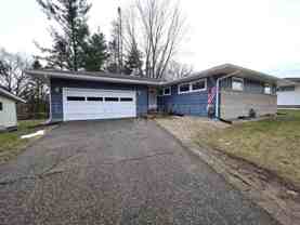 140 Parkridge Dr - Photo 1 of 1