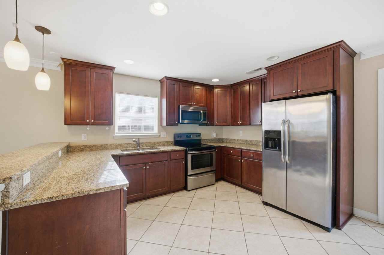 2937 Lens Ave - Photo 5 of 23