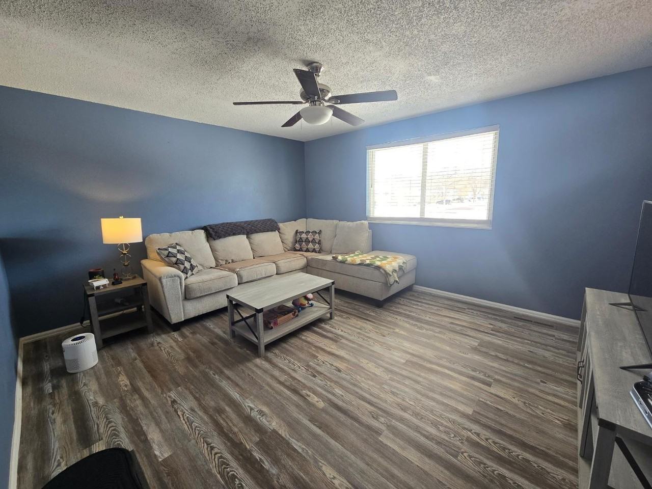 605 Bunting Ave - Photo 2 of 34