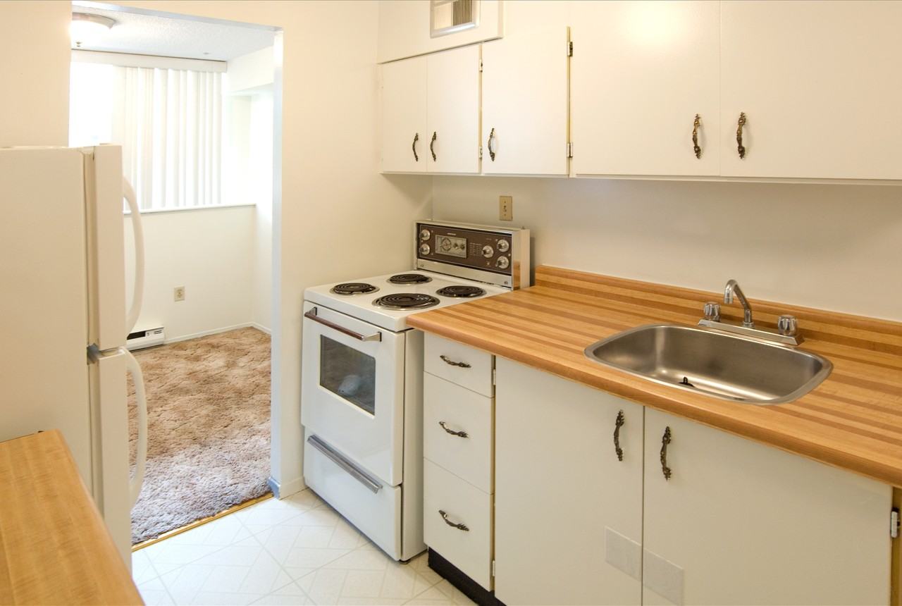 525 St. Lawrence Street - Photo 6 of 24