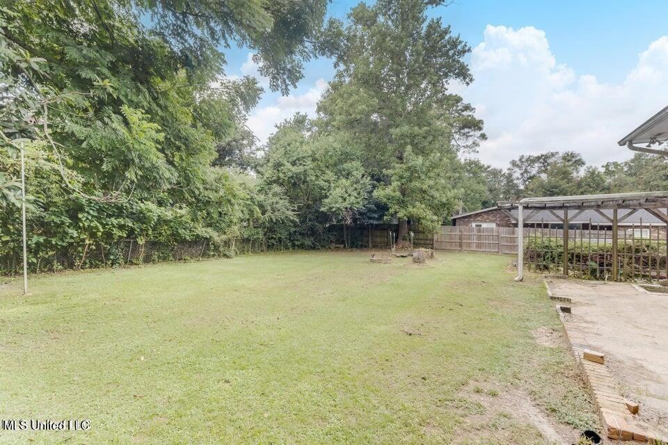 15305R Northwood Dr - Photo 2 of 27