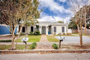 1916 2nd St - Photo 1 of 1