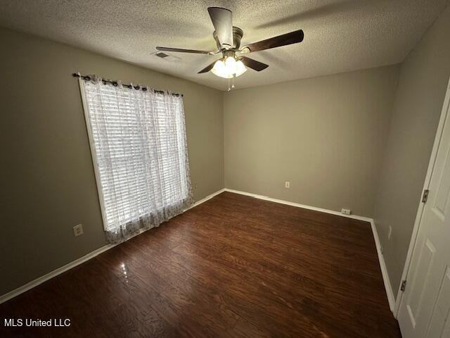 1240 Mcgowan Dr - Photo 3 of 7