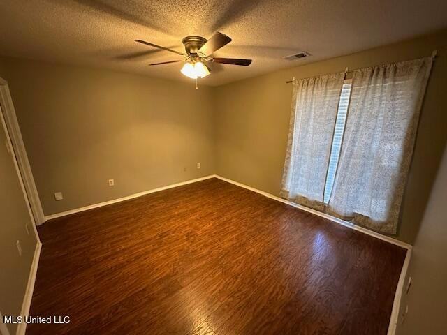 1240 Mcgowan Dr - Photo 6 of 7