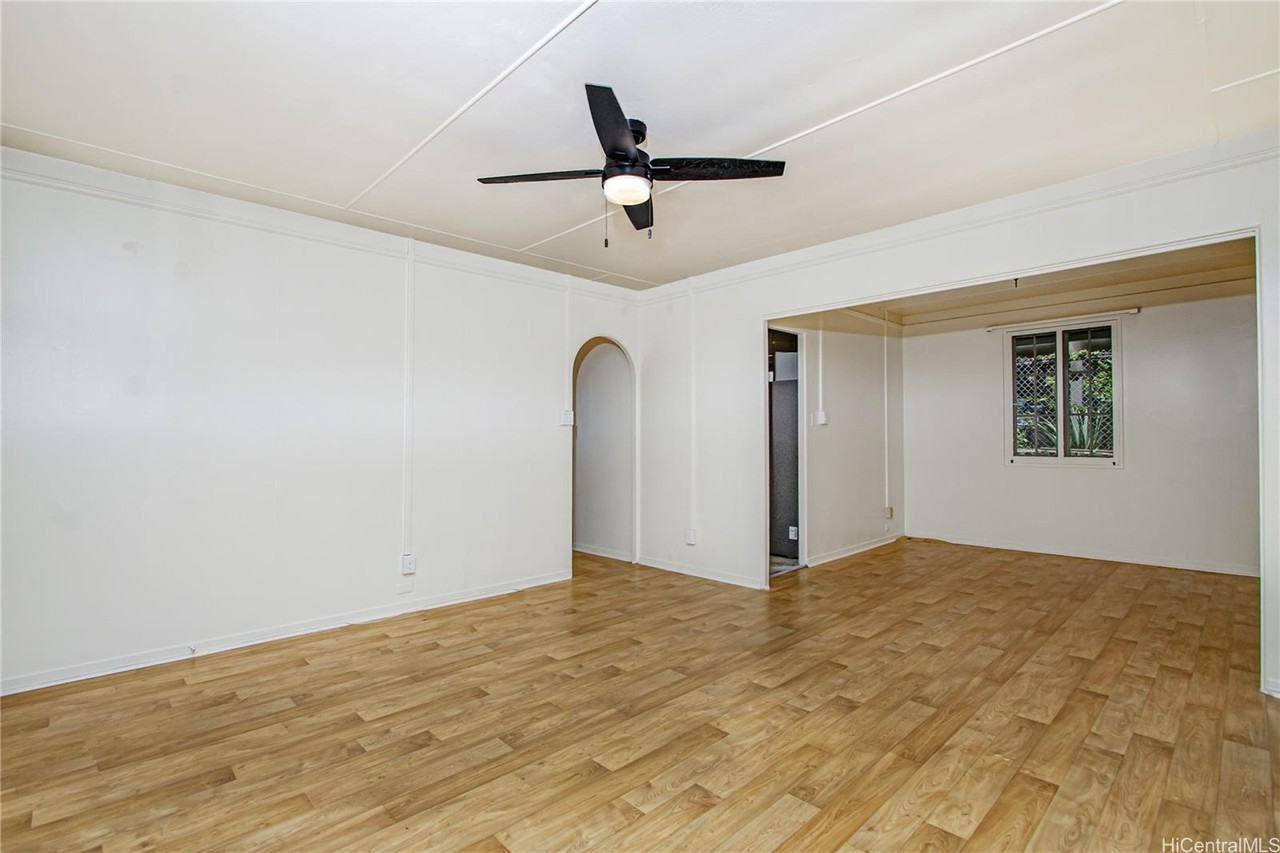 1044 Green St #A - Photo 4 of 12