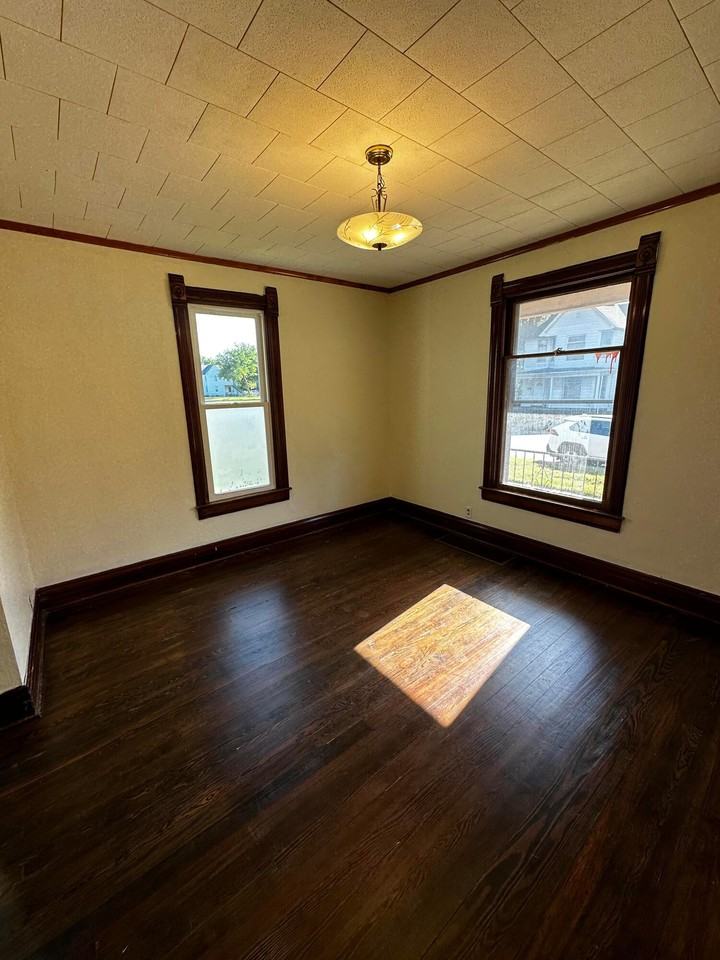 906 Ohio St #1 - Photo 2 of 18