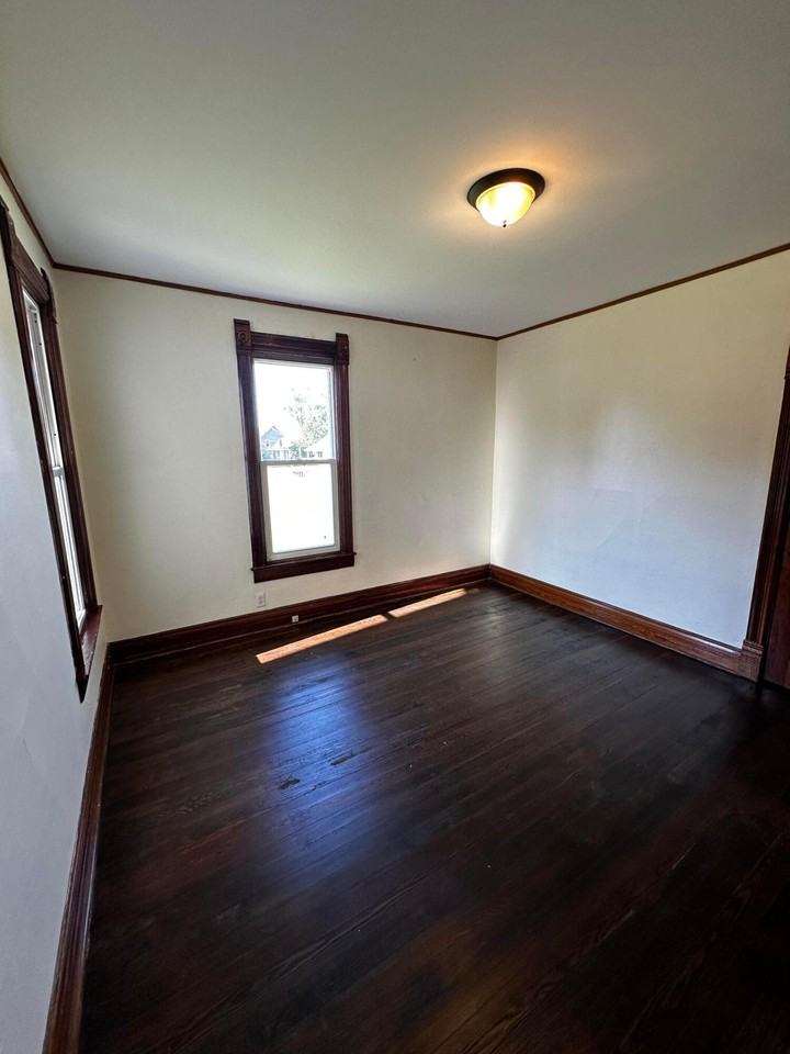 906 Ohio St #1 - Photo 5 of 18