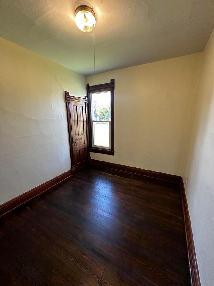 906 Ohio St #1 - Photo 6 of 18