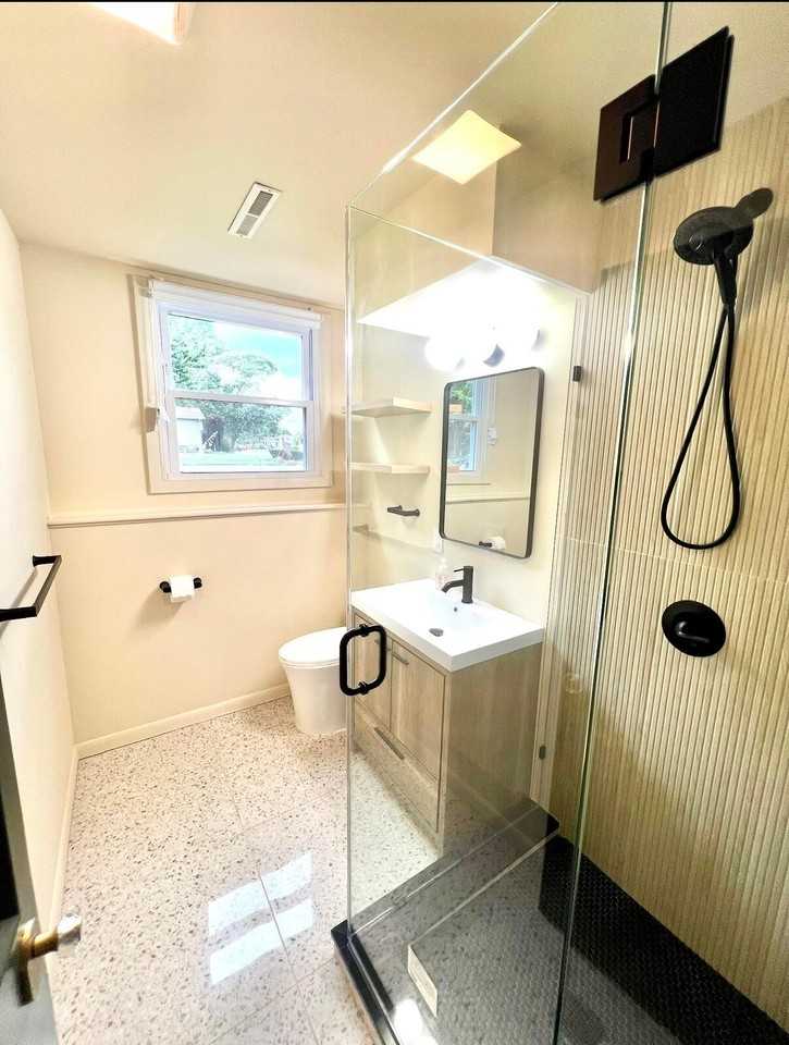 1838 Holly Ln - Photo 6 of 30