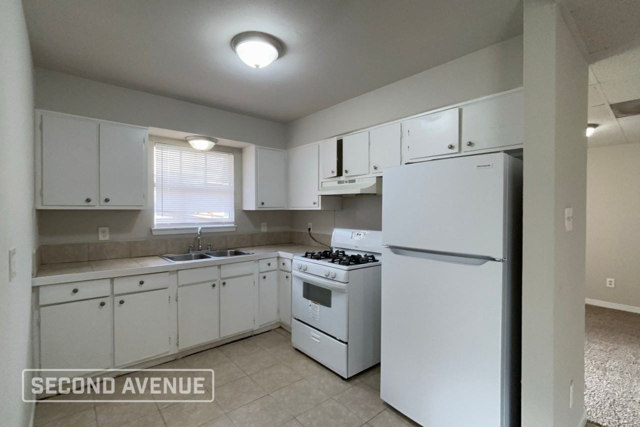 3422 Hurlingham St - Photo 4 of 14