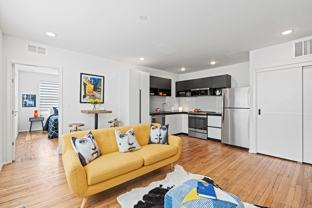 1504 Perry St #207 - Photo 1 of 1