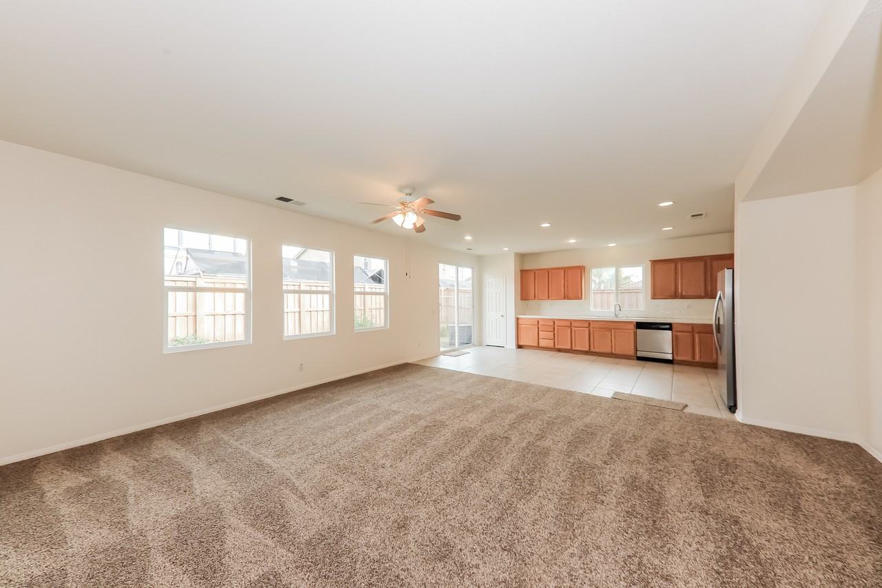 1060 Indiangrass Dr - Photo 4 of 29