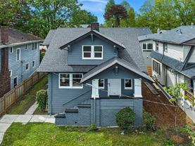 4525 5th Ave Ne #B - Photo 1 of 1