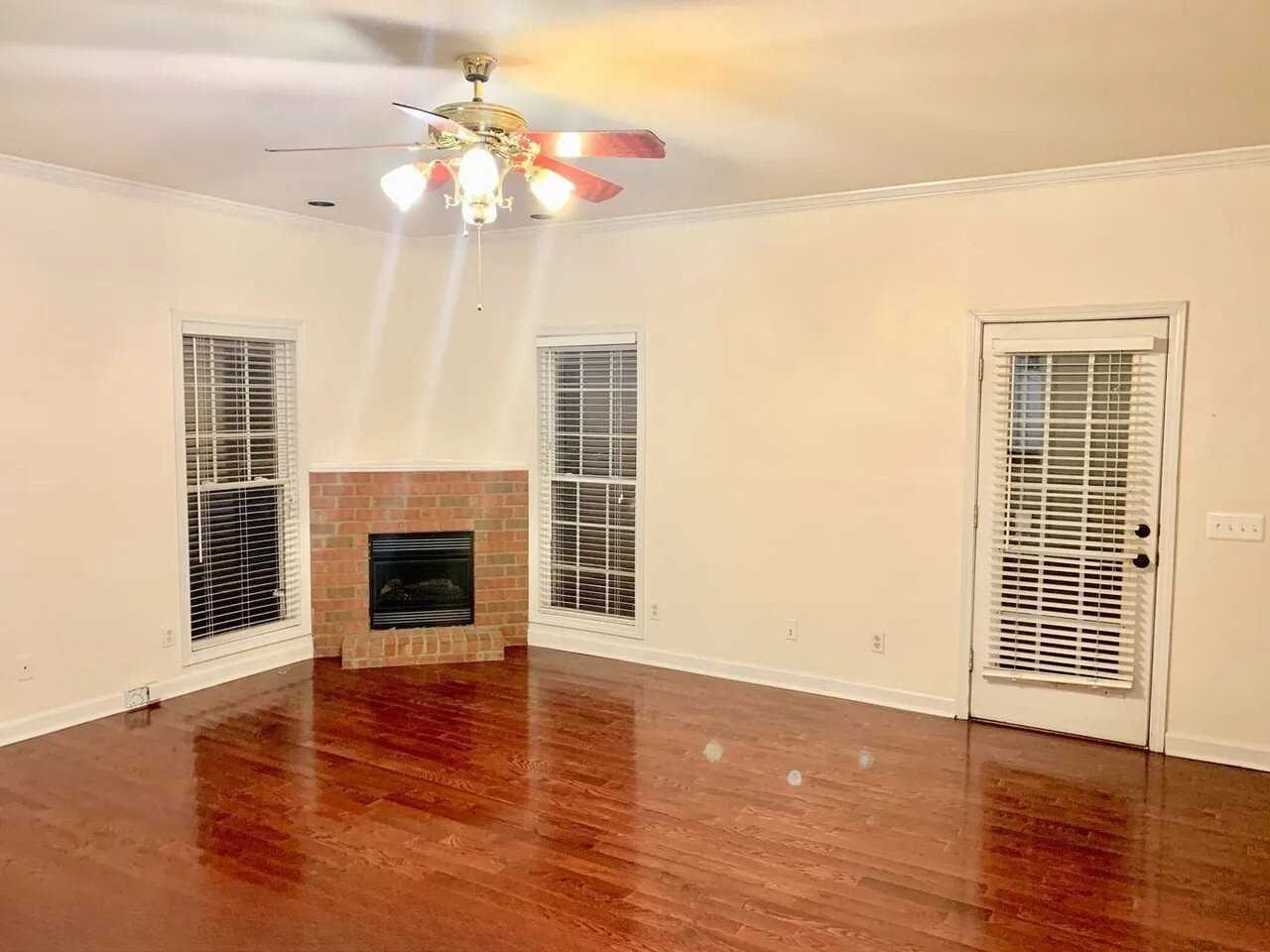 1814 Ed Temple Blvd - Photo 2 of 17