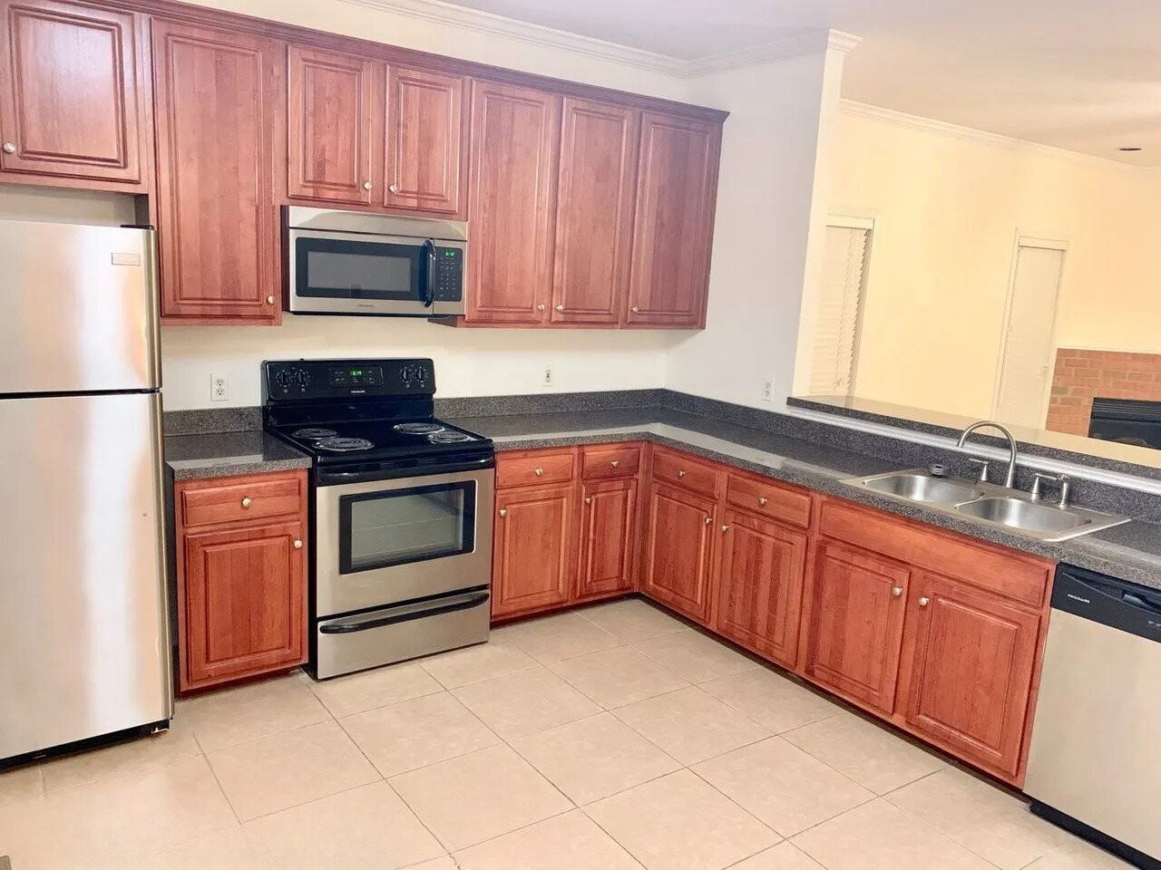 1814 Ed Temple Blvd - Photo 4 of 17