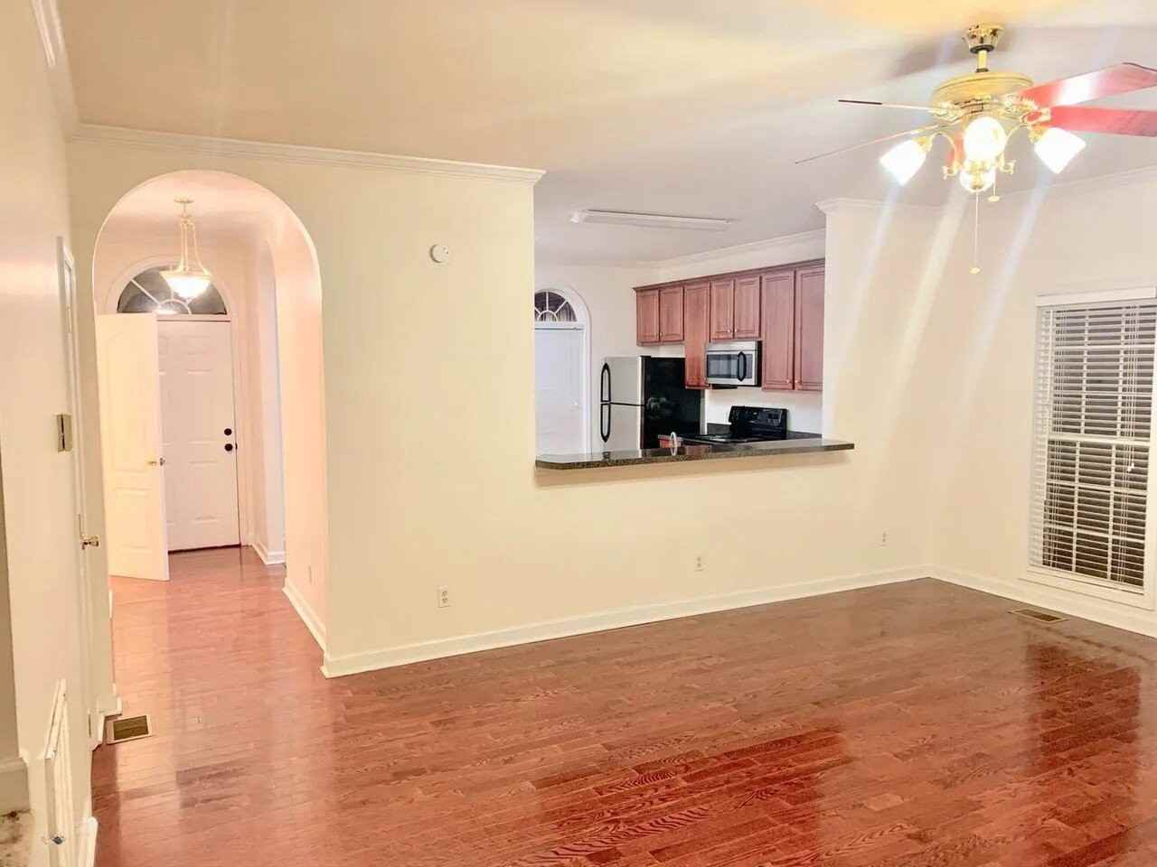 1814 Ed Temple Blvd - Photo 6 of 17