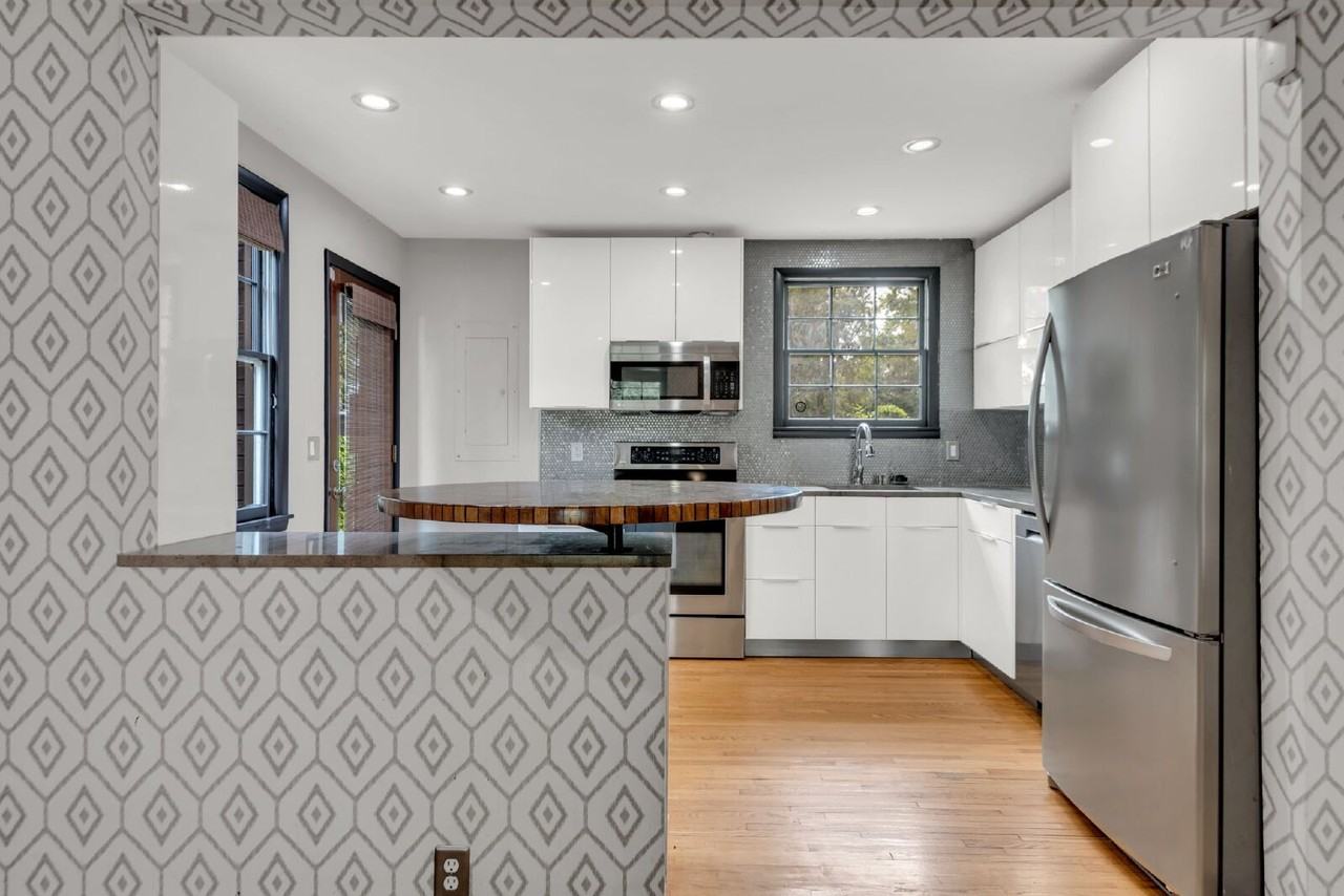 309 S 10th St - Photo 5 of 19