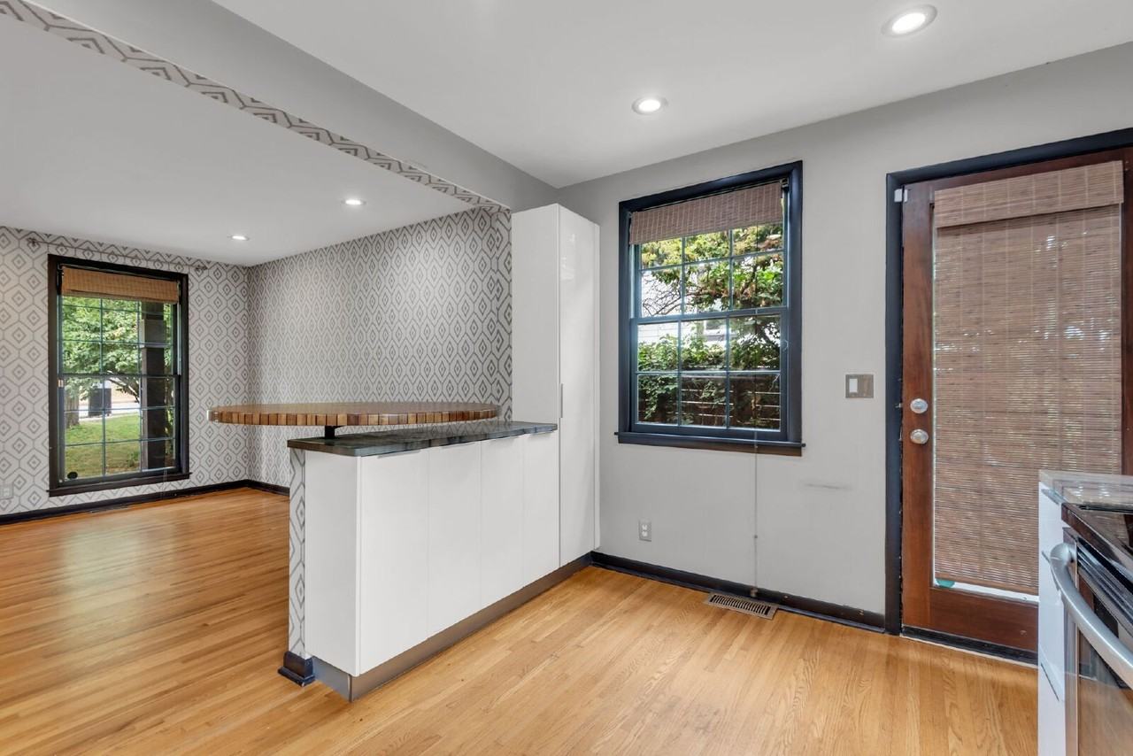 309 S 10th St - Photo 7 of 19