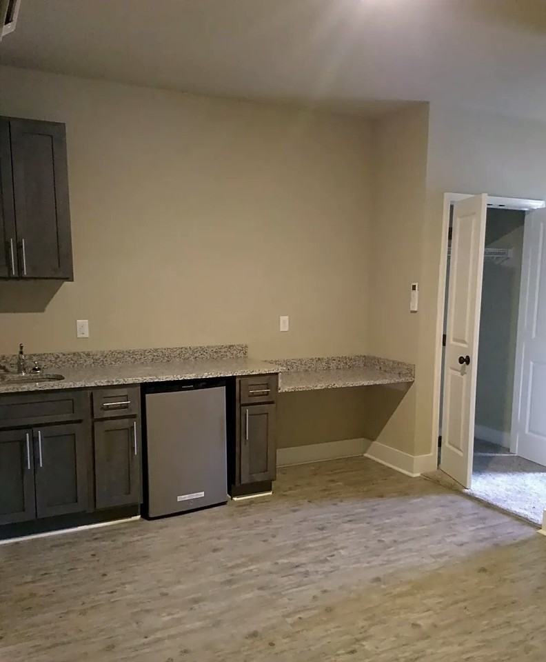 1330 Maddux Ave #B201 - Photo 4 of 14