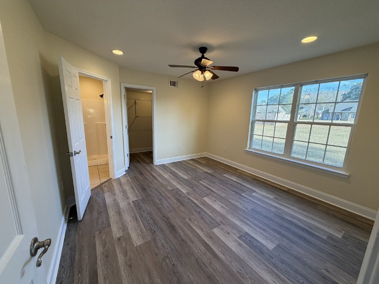 119 Thornbush Ct Ne - Photo 7 of 15