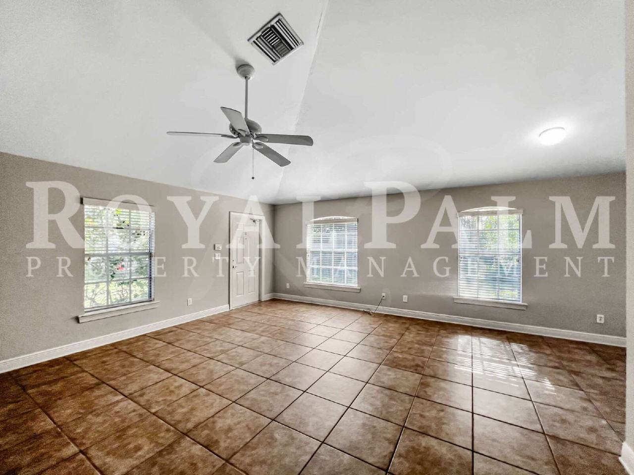 13437 1st St - Photo 7 of 24