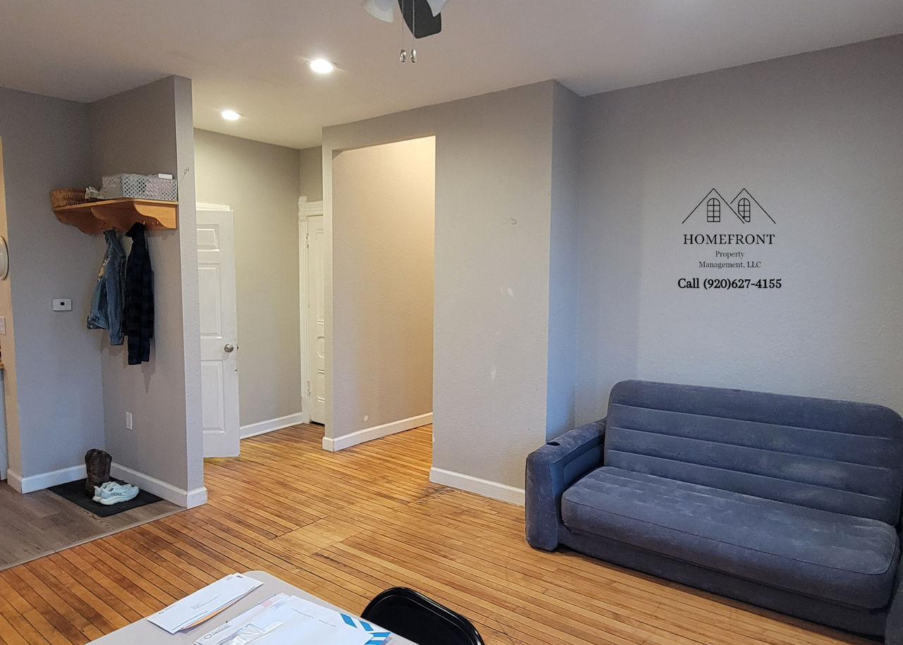 726 Riverfront Dr - Photo 7 of 16