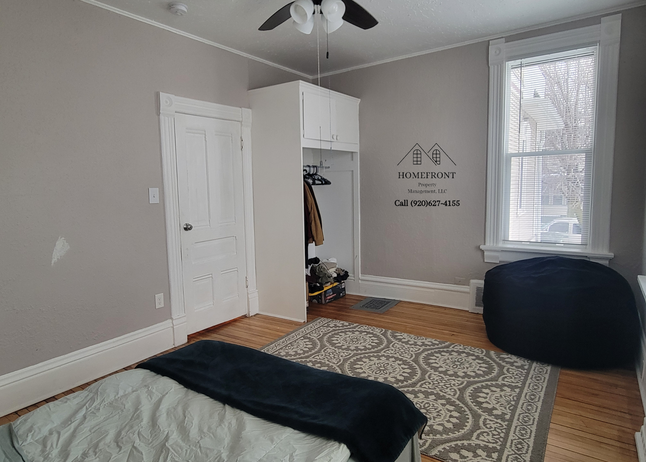 726 Riverfront Dr - Photo 5 of 16