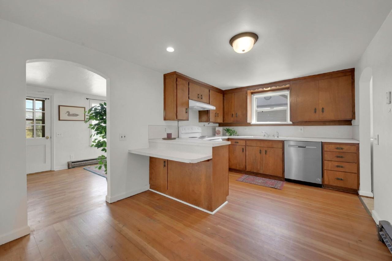 1648 Augusta St - Photo 5 of 20