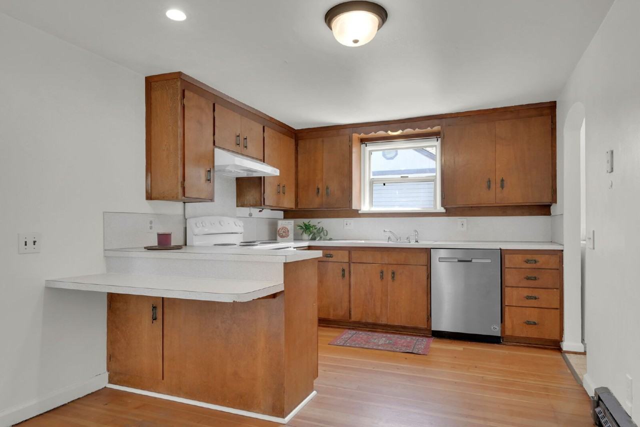 1648 Augusta St - Photo 6 of 20