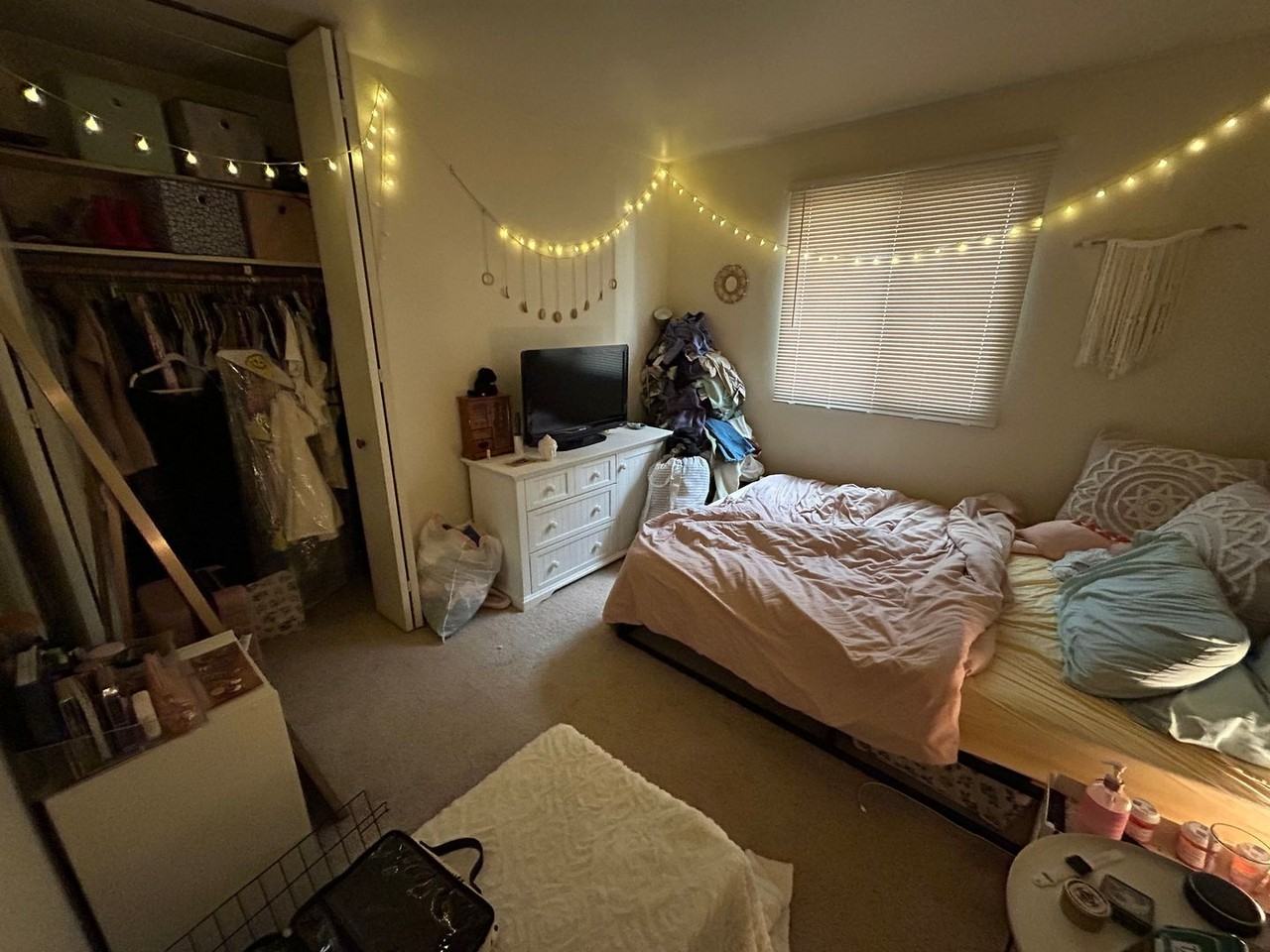 1601 N Farwell Ave - Photo 6 of 8