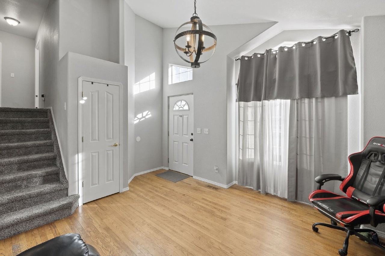 7038 Ancestra Dr - Photo 5 of 34