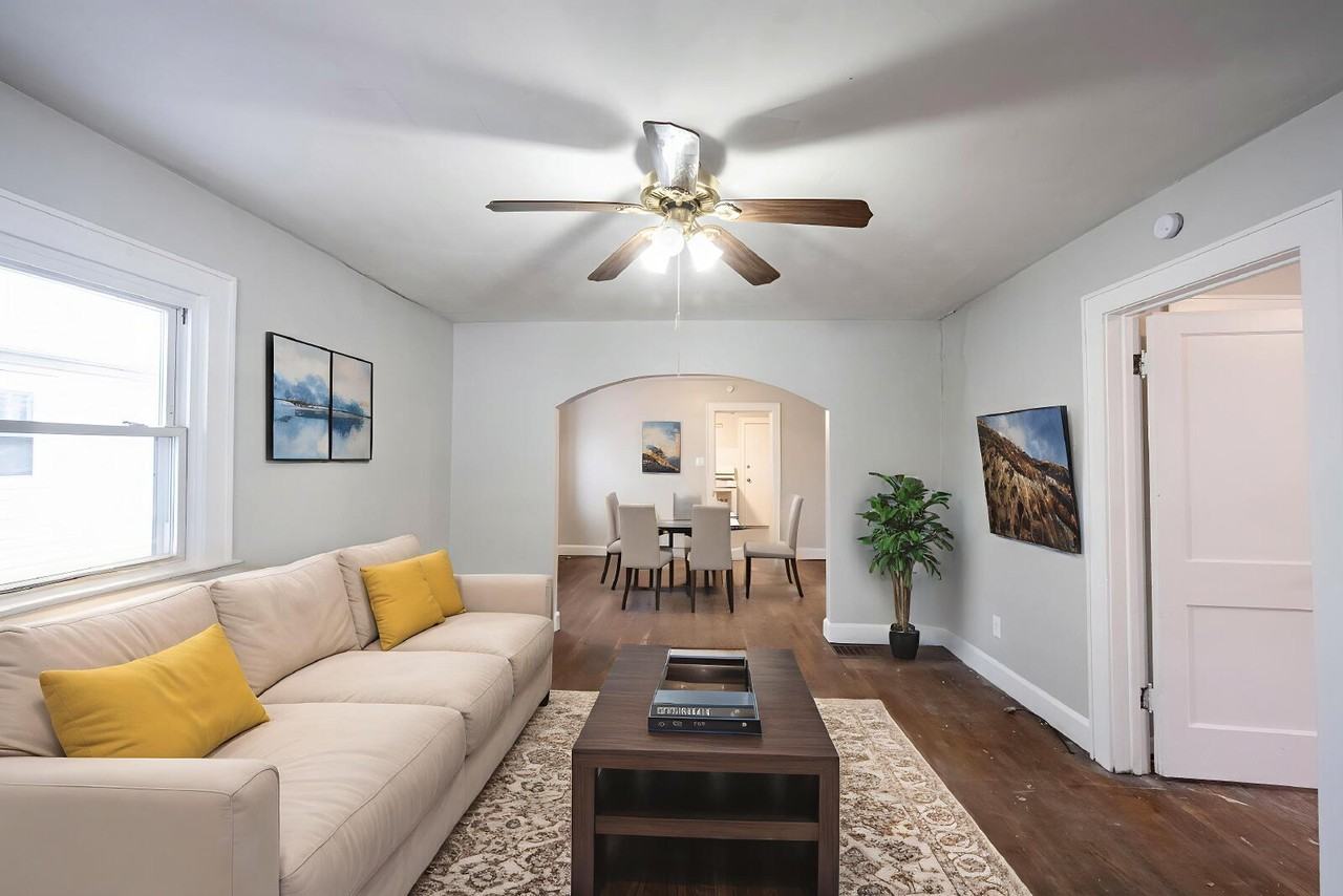 2905 E 17th St - Photo 4 of 24