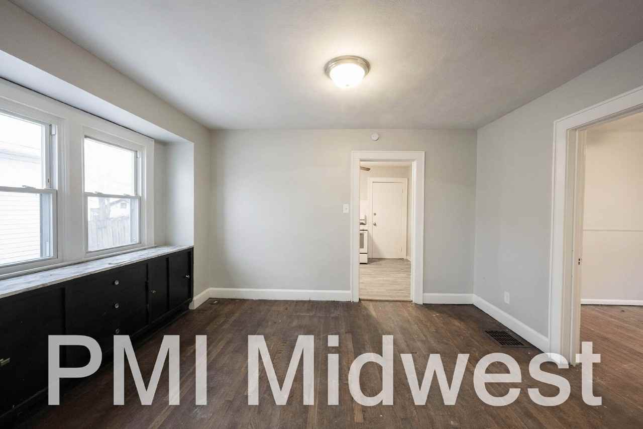 2905 E 17th St - Photo 6 of 24