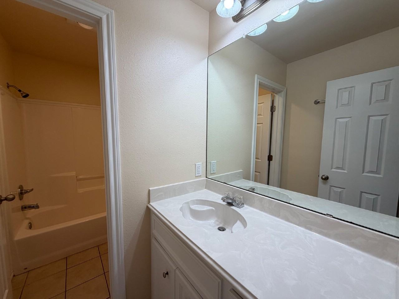 9910 Weatherford Ave - Photo 7 of 13