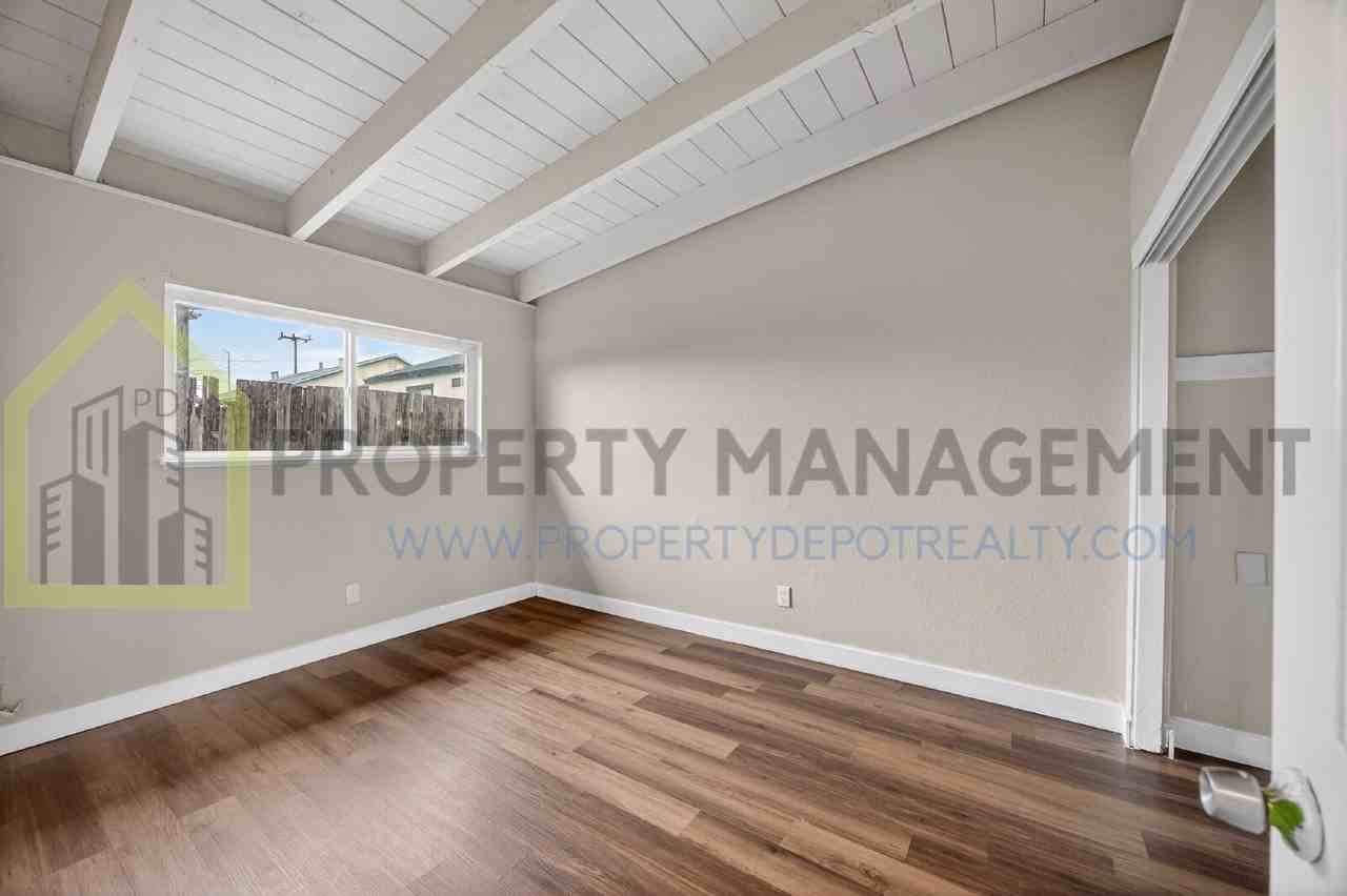 2605 Albatross Way #3 - Photo 3 of 28