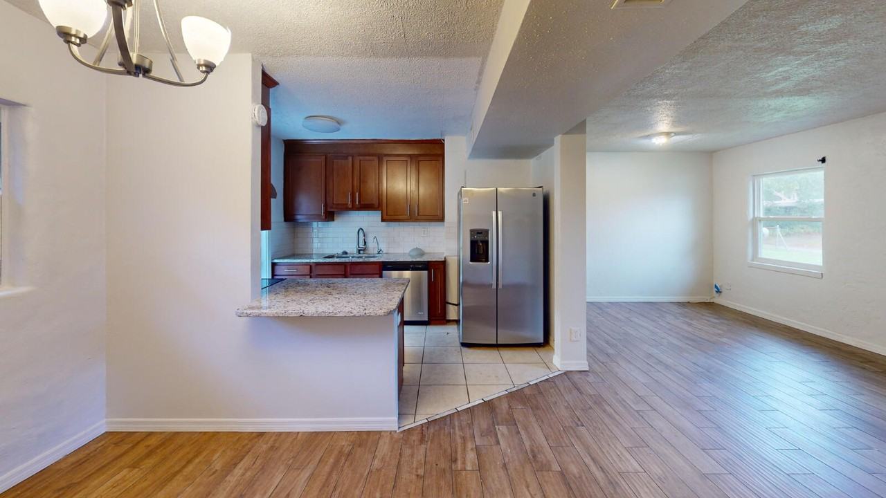 6926 Camelot Rd - Photo 4 of 19