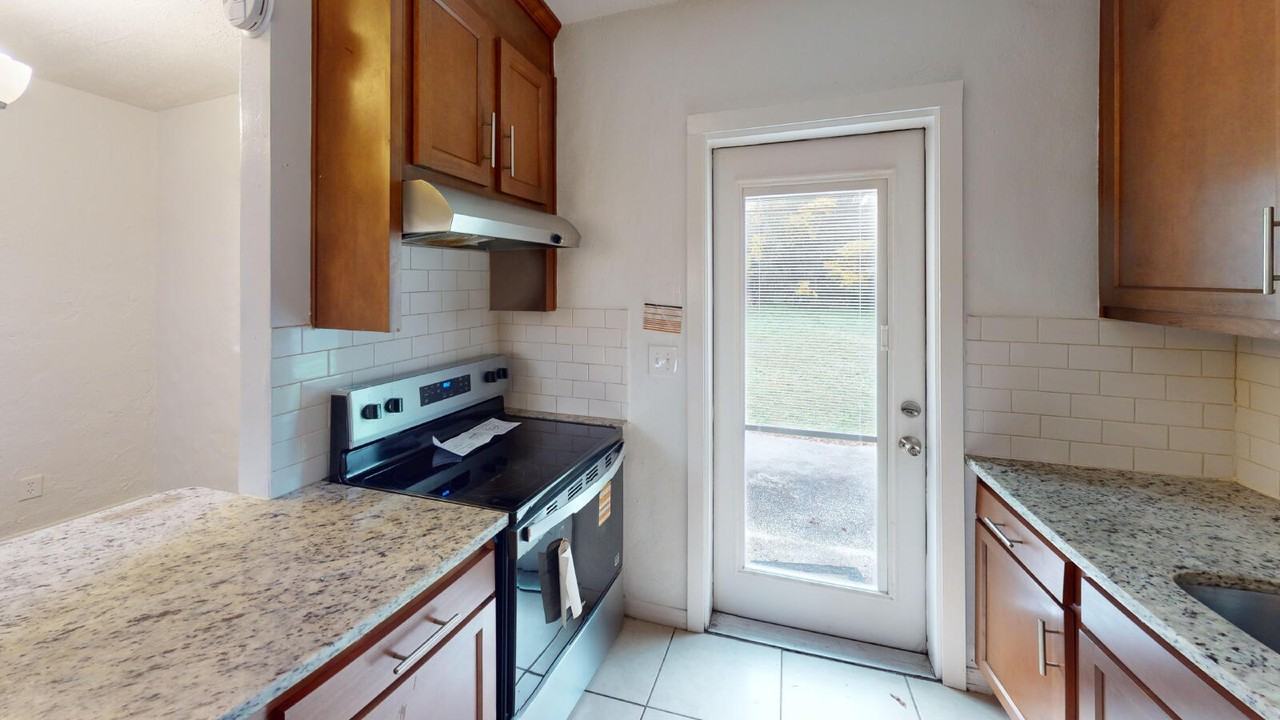 6926 Camelot Rd - Photo 5 of 19