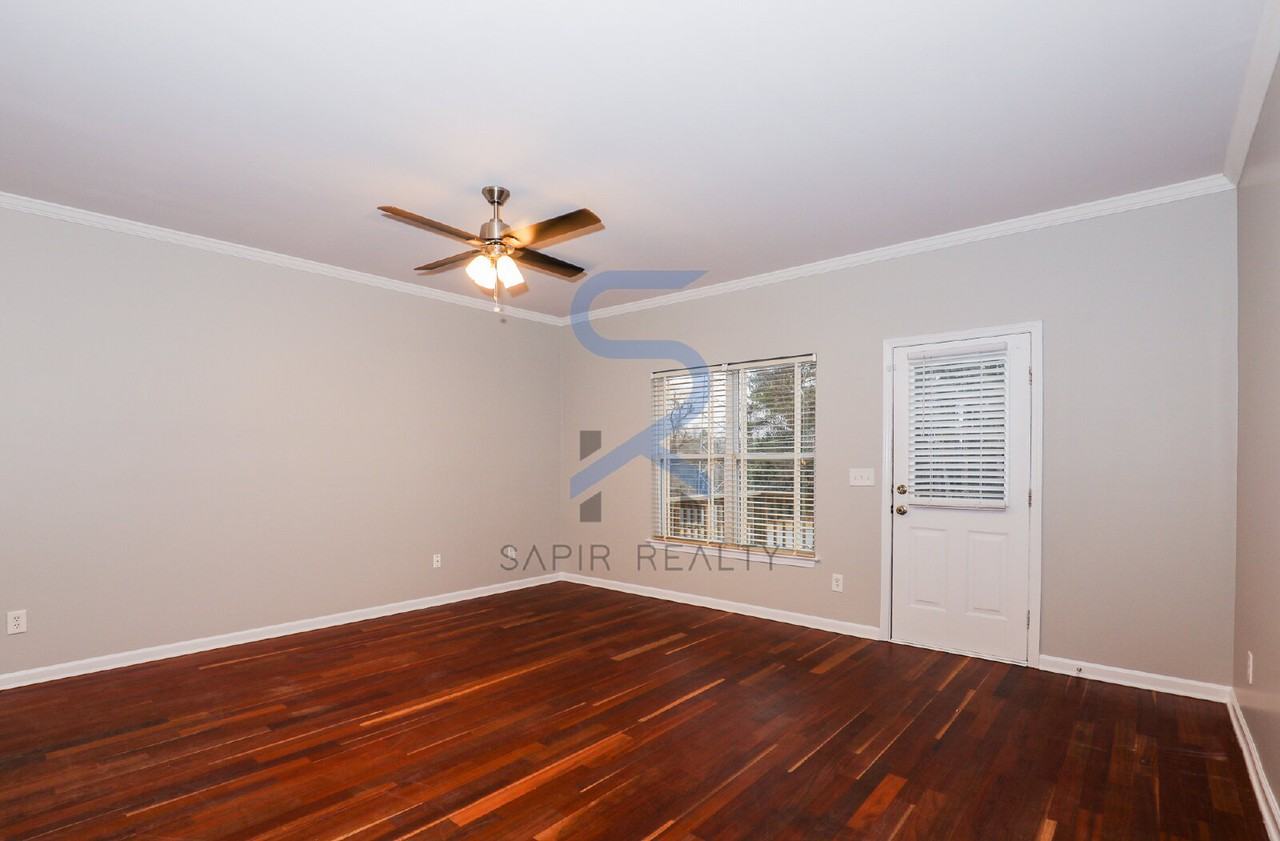 2145 Hollywood Dr Nw Unit 2 - Photo 4 of 21