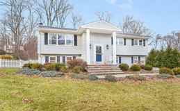 5 Alexander Dr - Photo 1 of 1