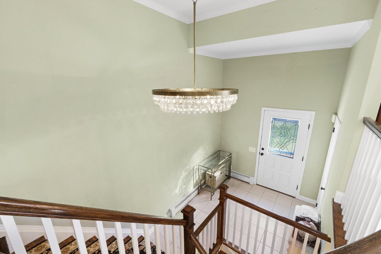 5 Alexander Dr - Photo 4 of 31