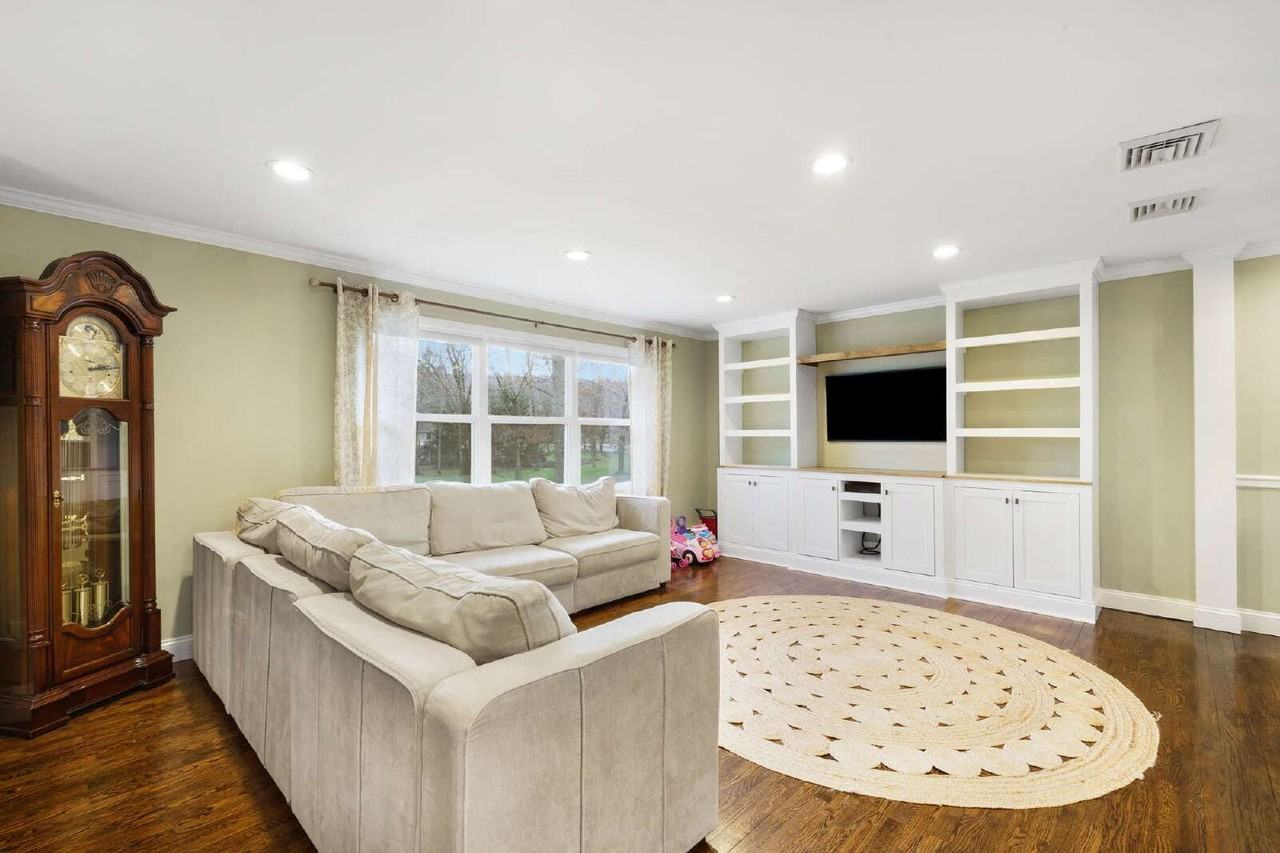 5 Alexander Dr - Photo 5 of 31