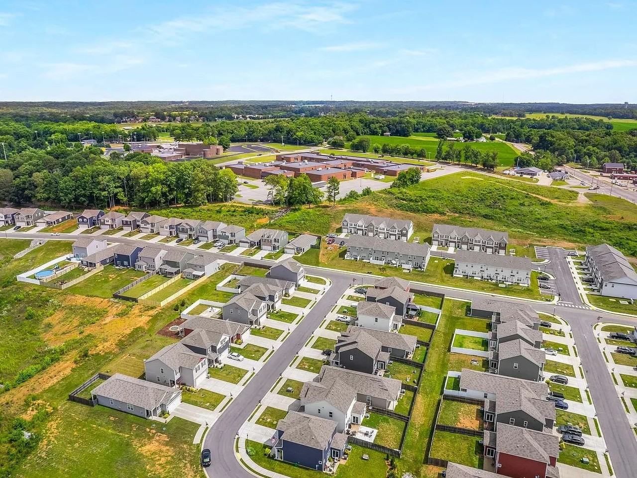 324 Victory Cir - Photo 2 of 28