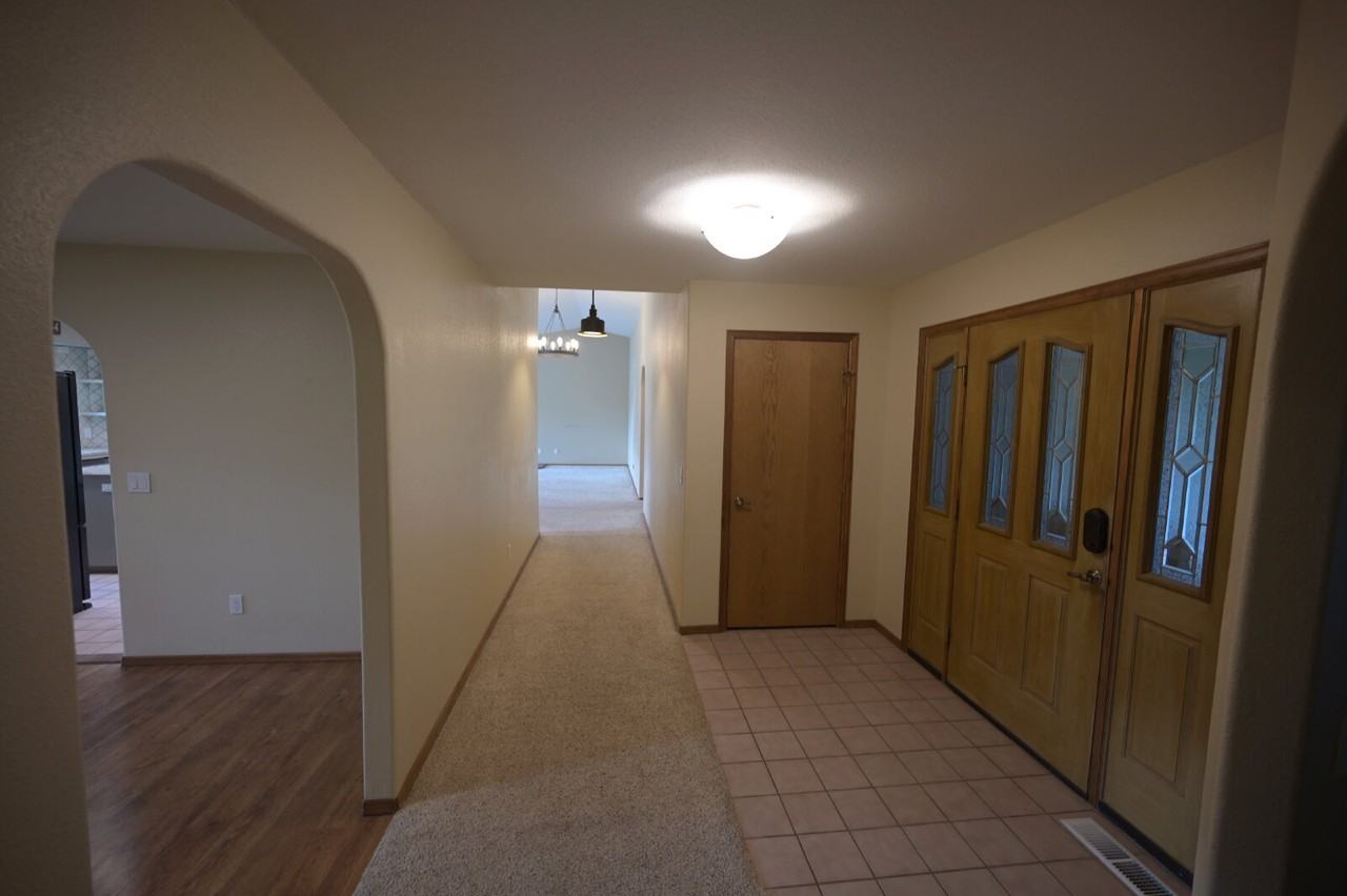 192 Fergy Ln - Photo 3 of 36