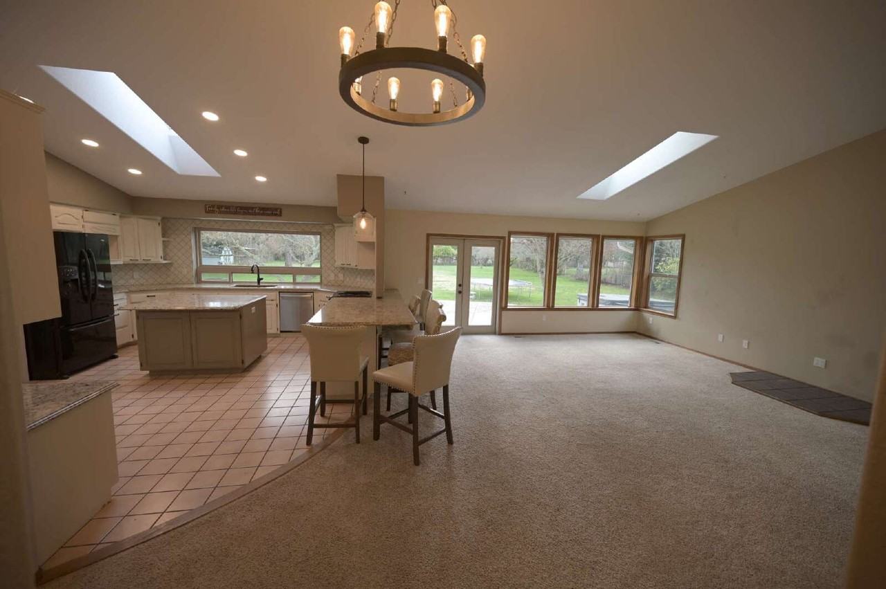 192 Fergy Ln - Photo 4 of 36