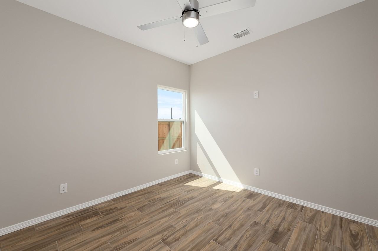 4216 Walnut Ave #3 - Photo 5 of 50