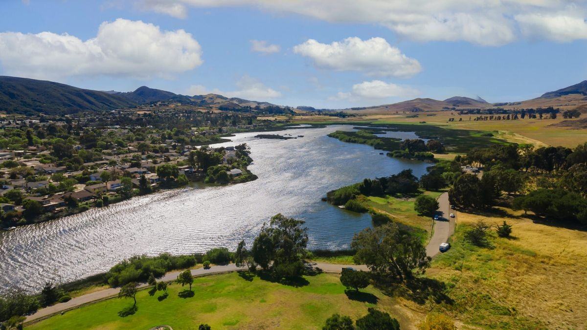 945 Madonna Rd - Photo 5 of 7