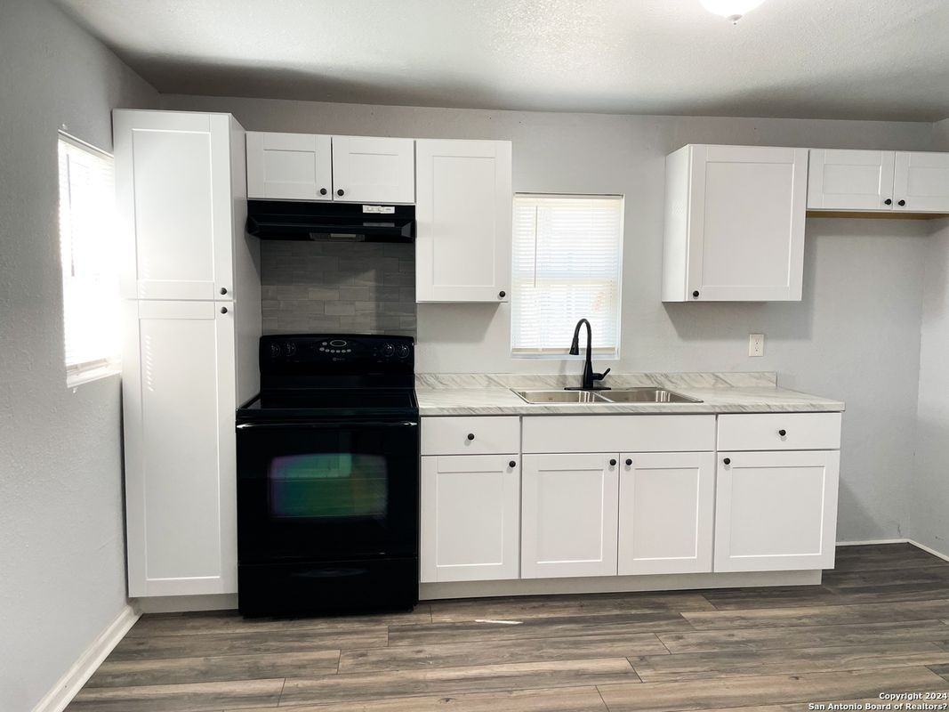 510 Avenue C - Photo 2 of 8