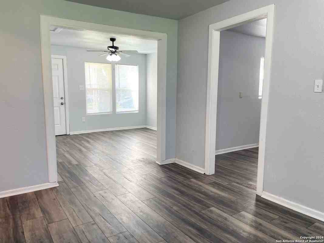 510 Avenue C - Photo 3 of 8