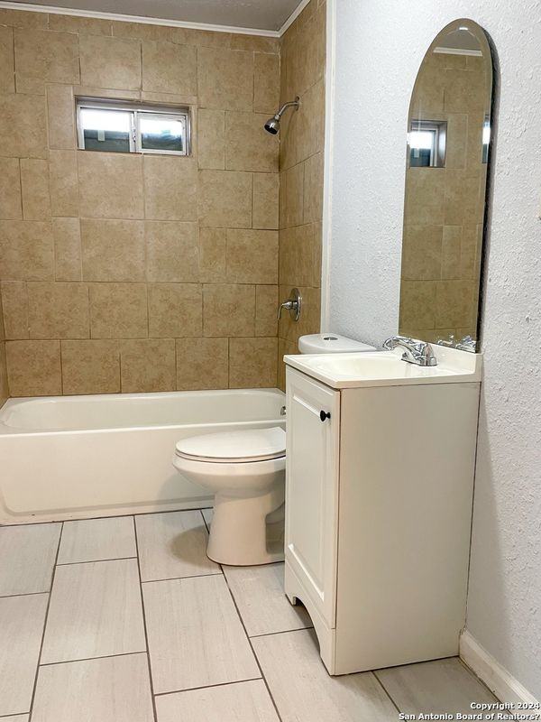 510 Avenue C - Photo 4 of 8